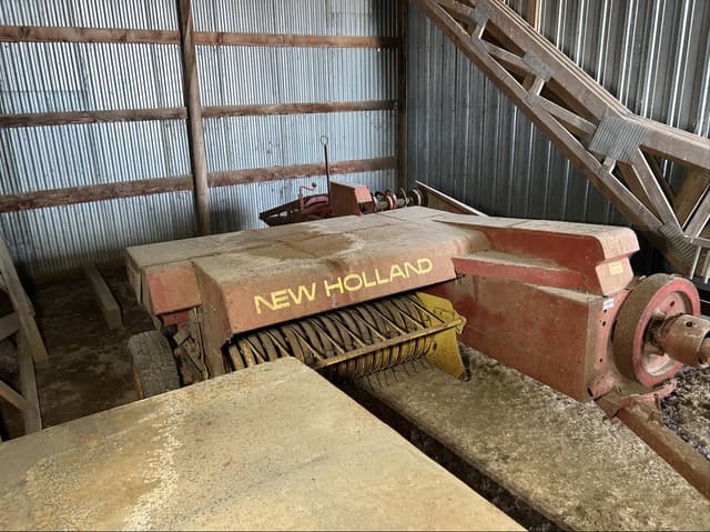 Image of New Holland 273 equipment image 3