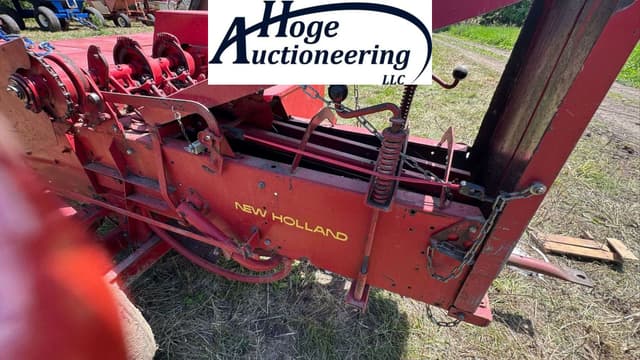 Image of New Holland 273 equipment image 4