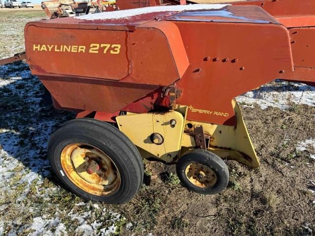 Image of New Holland 273 equipment image 4