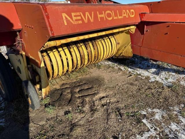 Image of New Holland 273 equipment image 3