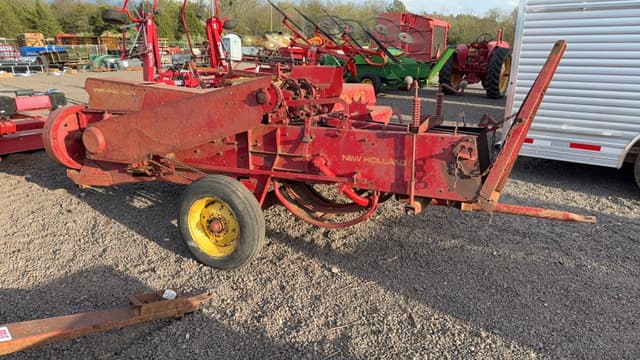 Image of New Holland 273 equipment image 3