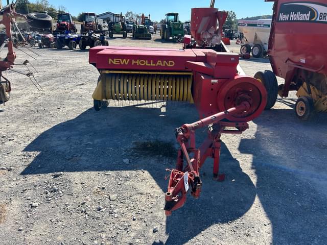 Image of New Holland 273 equipment image 2