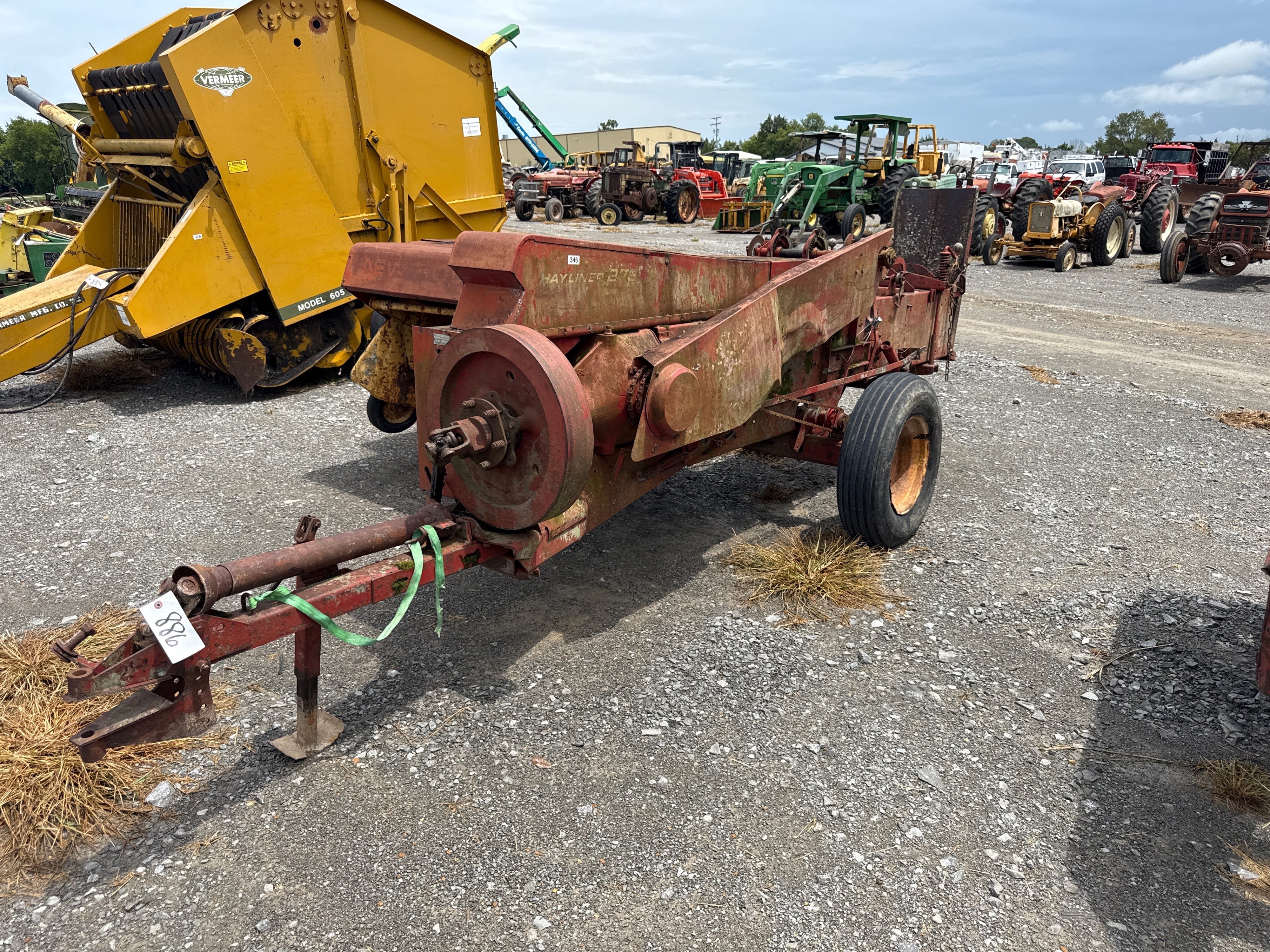 New Holland 273 Equipment Image0