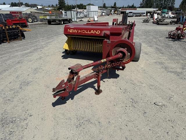 Image of New Holland 273 equipment image 2