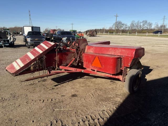 Image of New Holland 273 equipment image 3