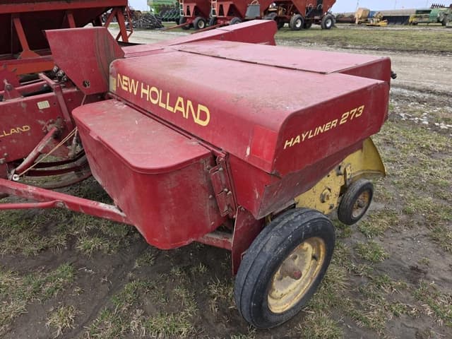 Image of New Holland Hayliner 273 equipment image 2