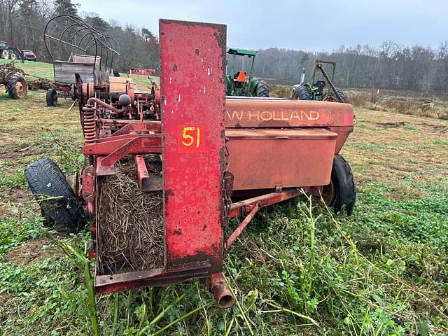 Image of New Holland 273 equipment image 4