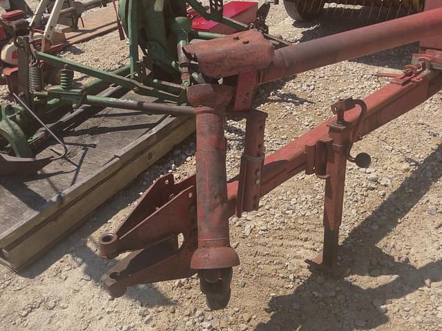 Image of New Holland 275 equipment image 1
