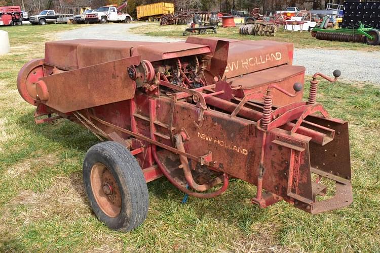 New Holland 275 Equipment Image0