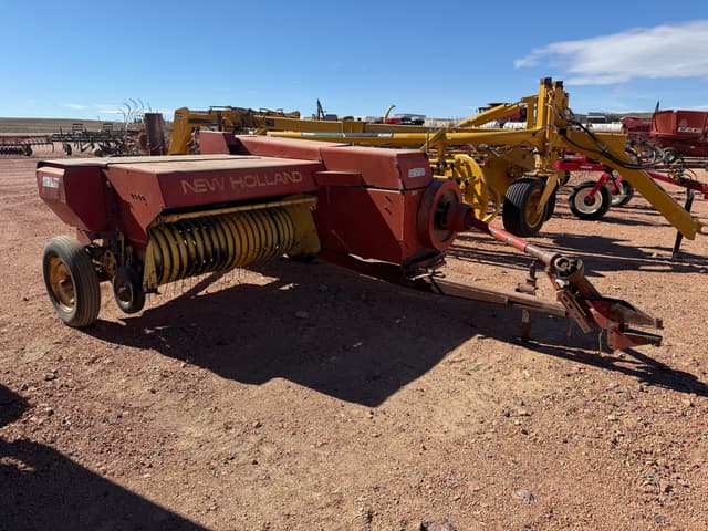 Image of New Holland 275 equipment image 4