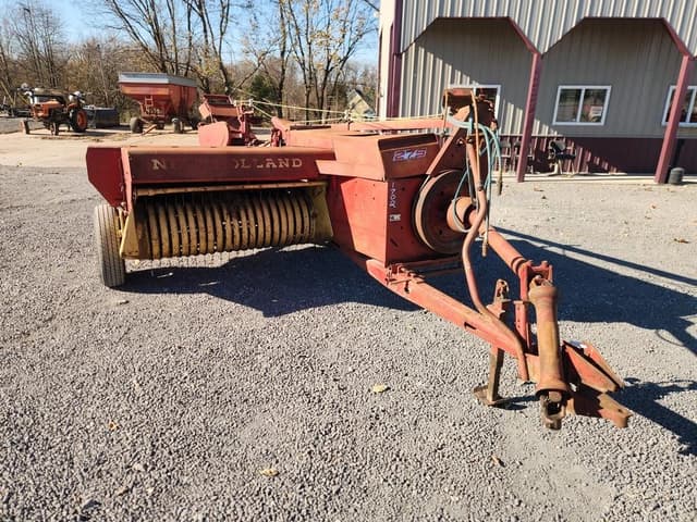 Image of New Holland 275 equipment image 1