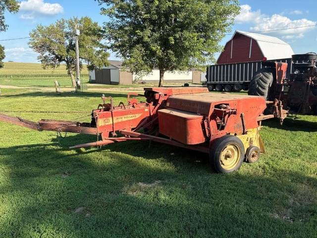 Image of New Holland 275 equipment image 1