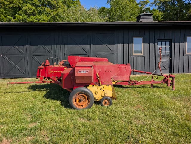 Image of New Holland 275 equipment image 2