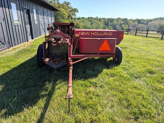 Image of New Holland 275 equipment image 4