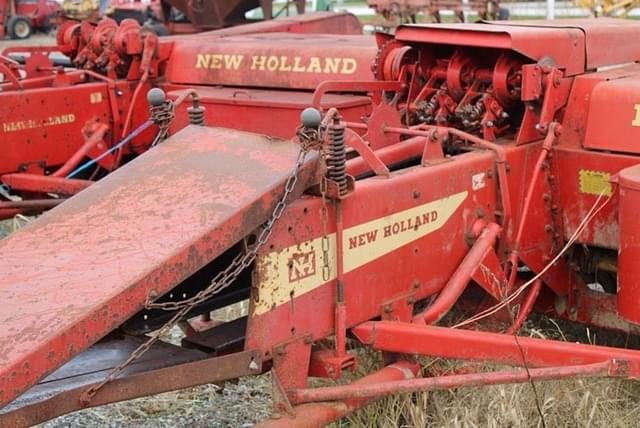 Image of New Holland 275 equipment image 3