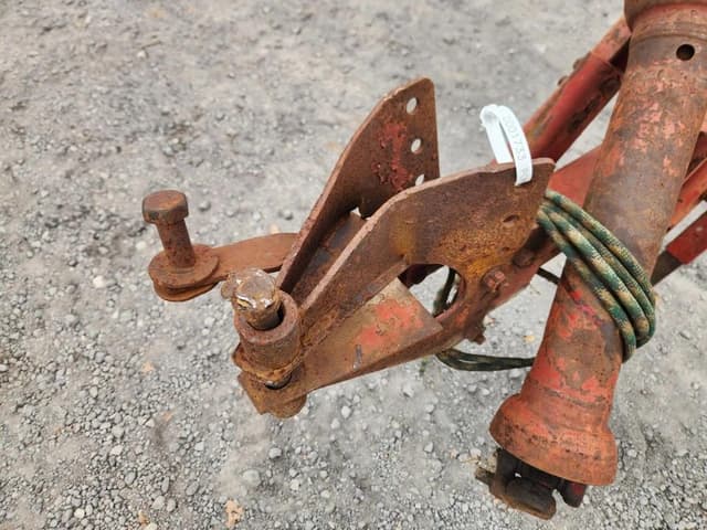 Image of New Holland 275 equipment image 1