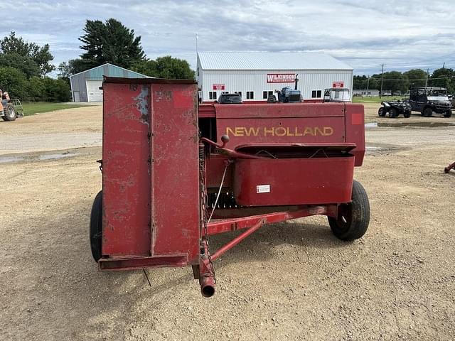 Image of New Holland 276 equipment image 3