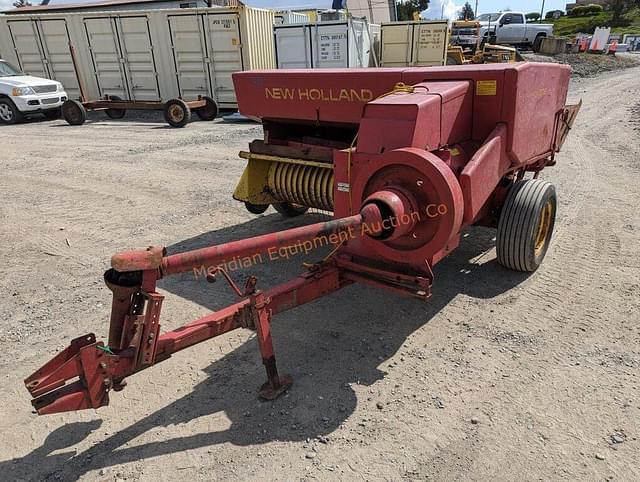 Image of New Holland 276 equipment image 1