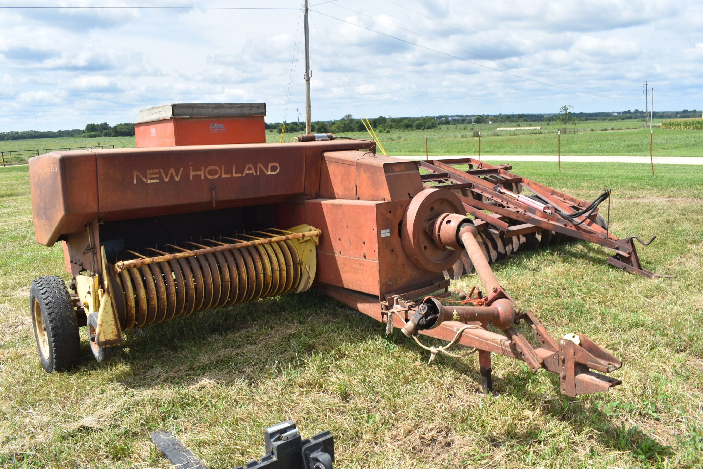 New Holland 276 Equipment Image0