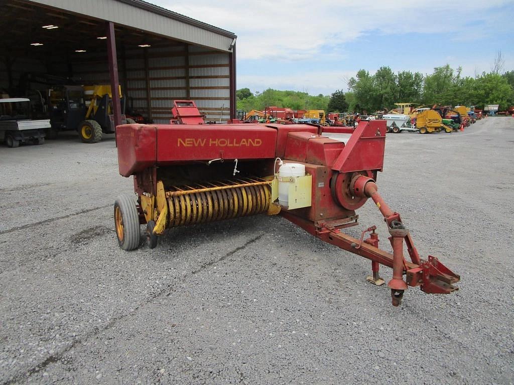 Image of New Holland 276 Primary image
