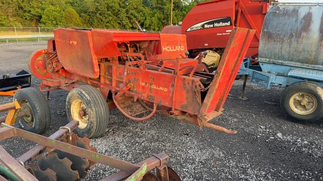 Image of New Holland 276 equipment image 3