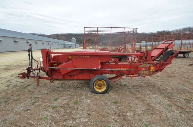 Image of New Holland 276 equipment image 3
