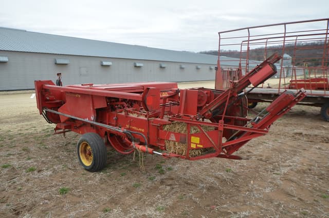 Image of New Holland 276 equipment image 4