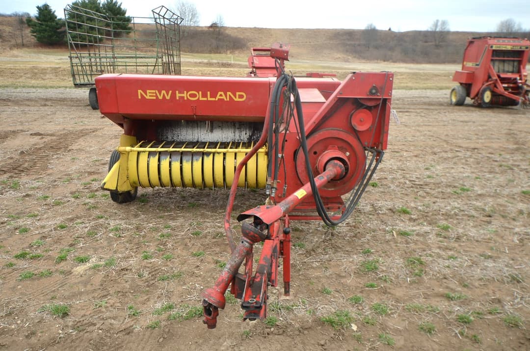 Image of New Holland 276 Primary image