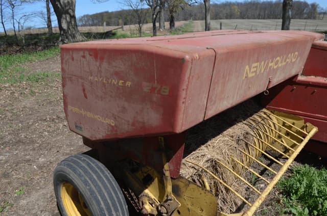 Image of New Holland 278 equipment image 4