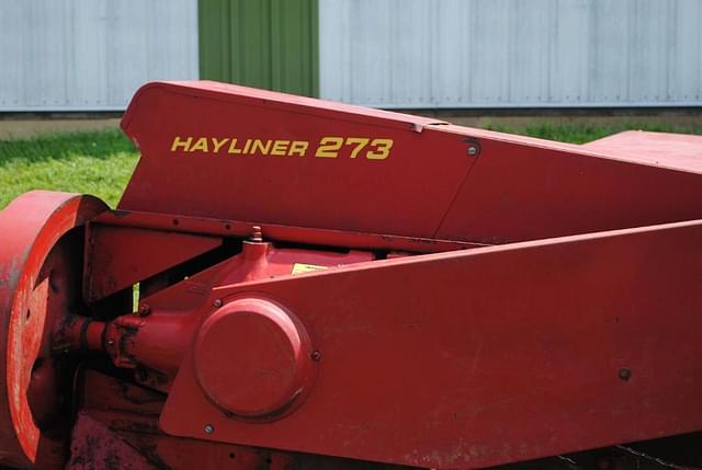 Image of New Holland Hayliner 273 equipment image 2