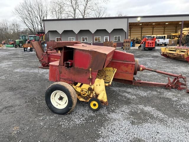 Image of New Holland 278 equipment image 4