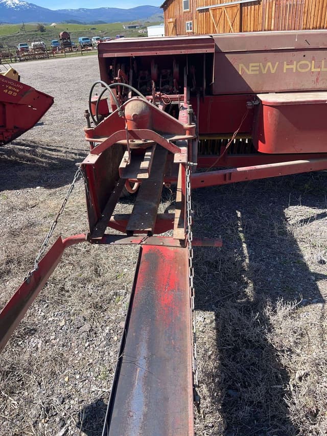 Image of New Holland 278 equipment image 4