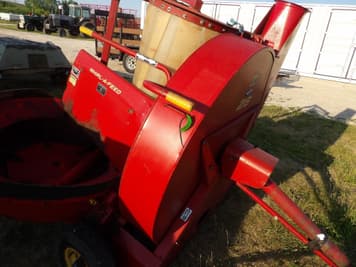 Main image New Holland 28