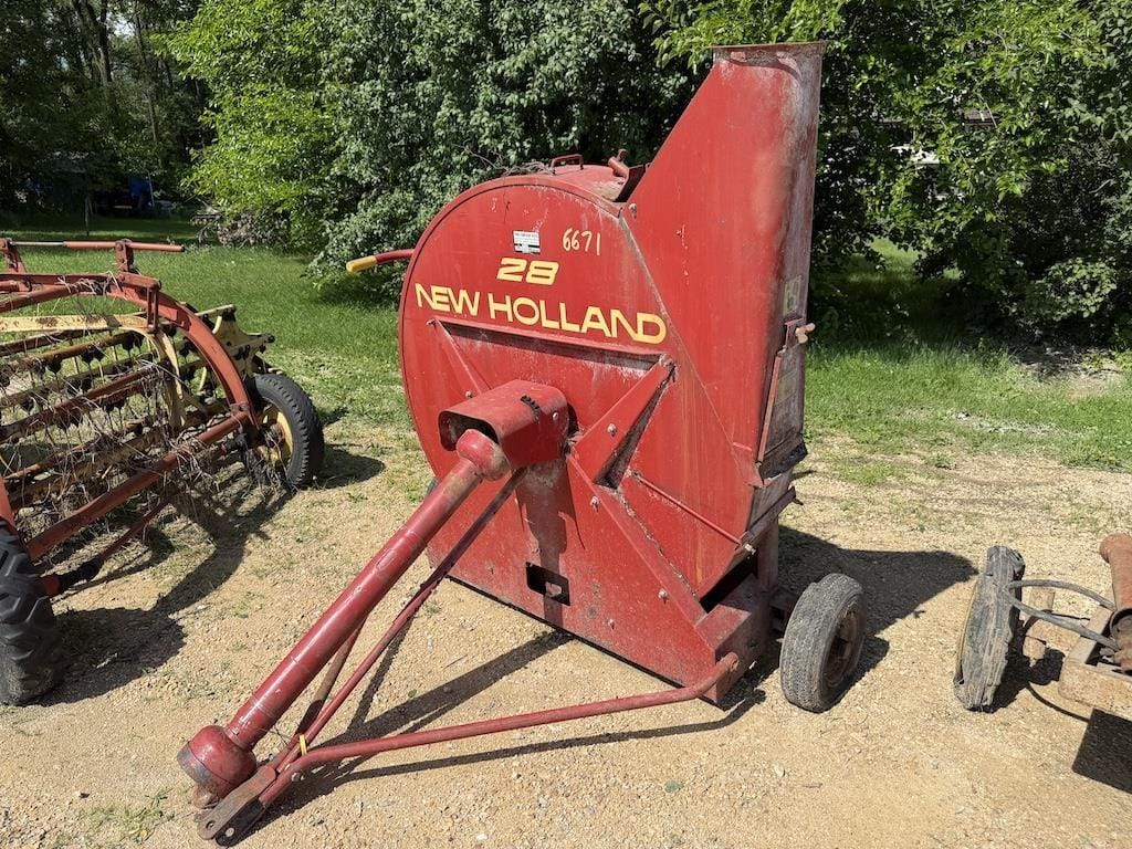 New Holland 28 Equipment Image0