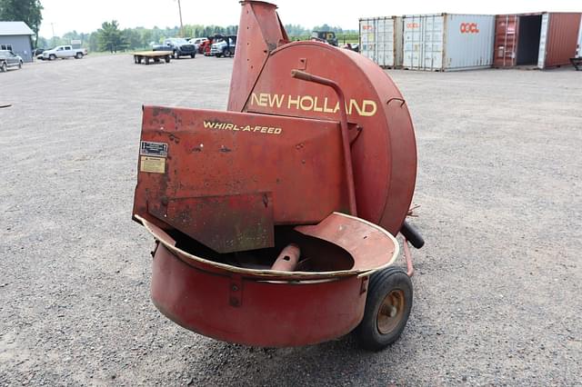 Image of New Holland 28 equipment image 4
