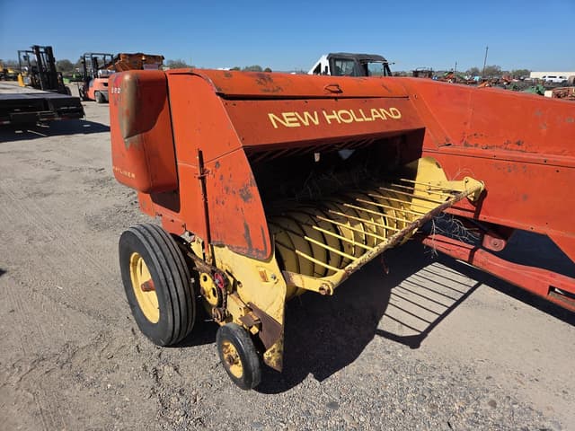 Image of New Holland 280 equipment image 1