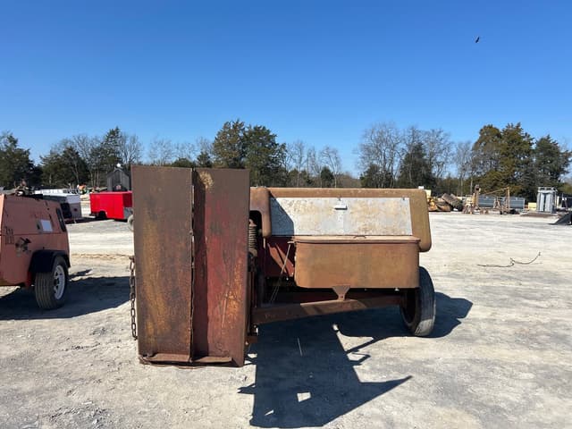 Image of New Holland 280 equipment image 4