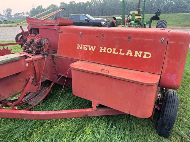 Image of New Holland 282 equipment image 4