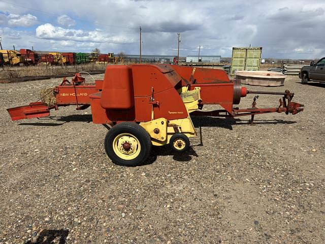 Image of New Holland 282 equipment image 1