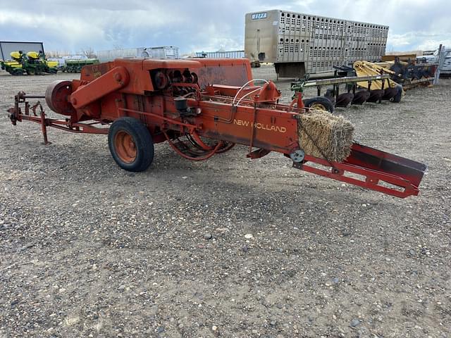 Image of New Holland 282 equipment image 4