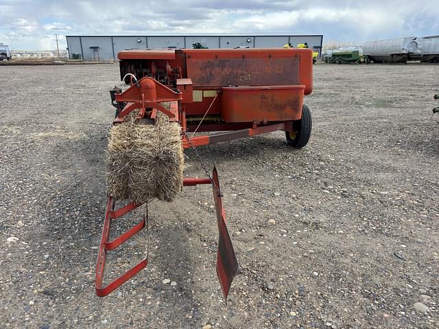 Image of New Holland 282 equipment image 3
