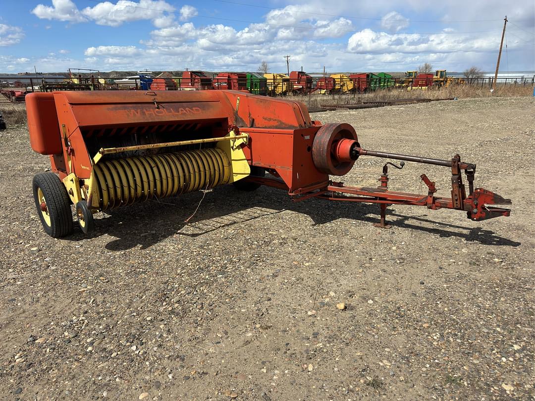 Image of New Holland 282 Primary image