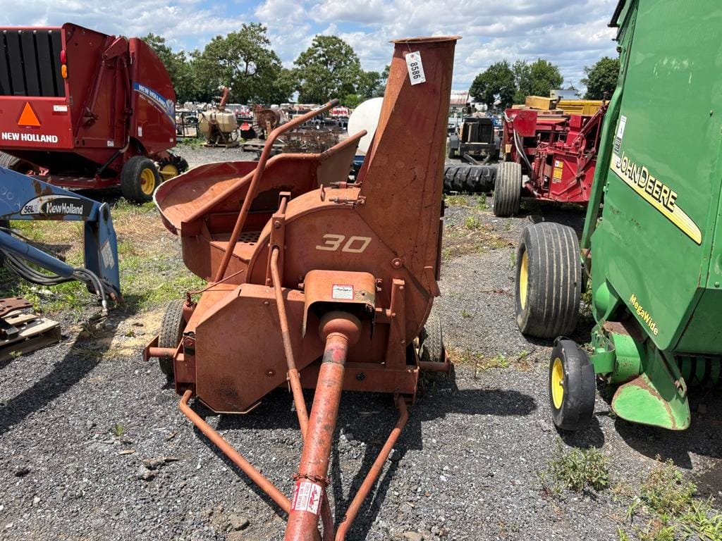 New Holland 30 Equipment Image0