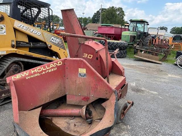 Image of New Holland 30 equipment image 2
