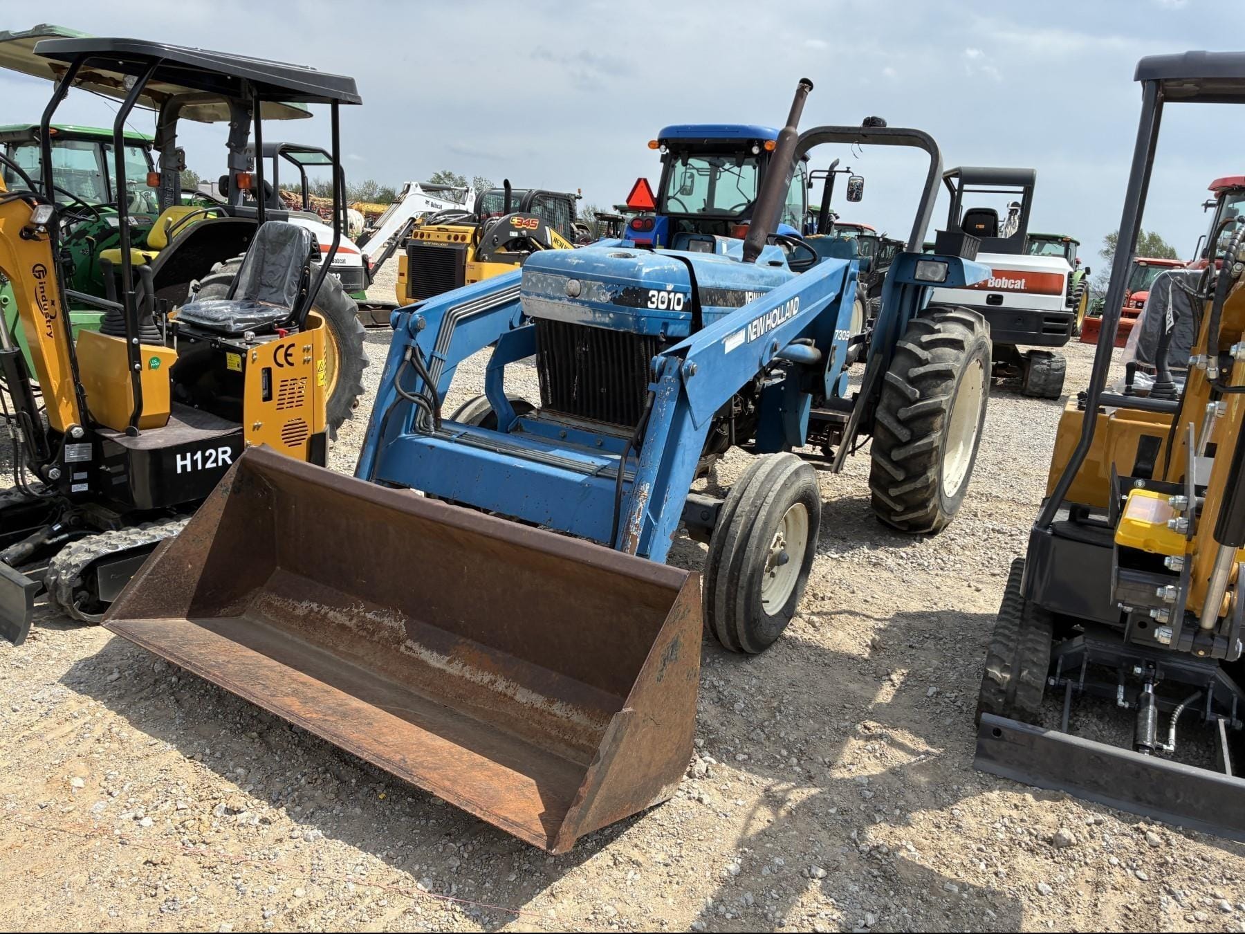 New Holland 3010 Equipment Image0