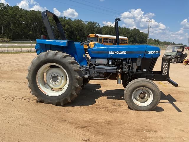 Image of New Holland 3010 equipment image 3