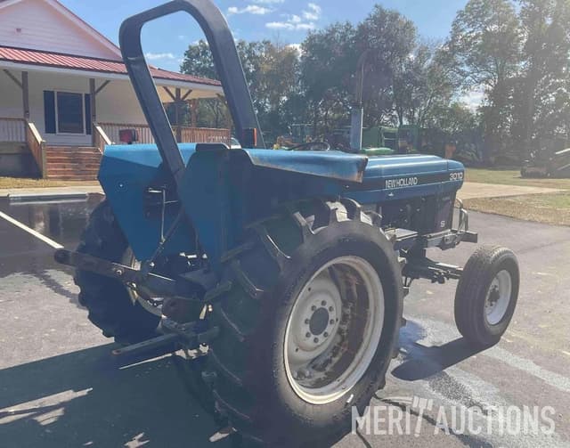 Image of New Holland 3010 equipment image 4