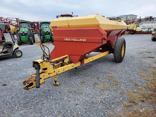 Image of New Holland 304 equipment image 2