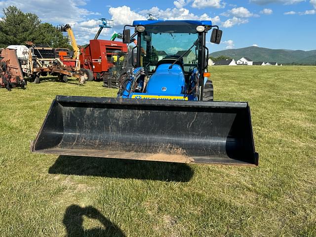 Image of New Holland Boomer 3050 equipment image 3