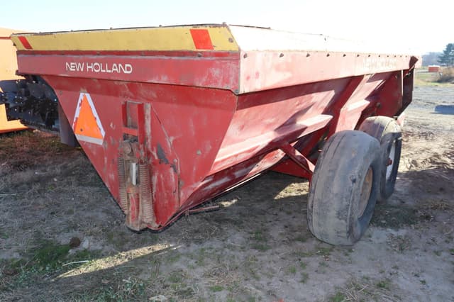 Image of New Holland 308 equipment image 3